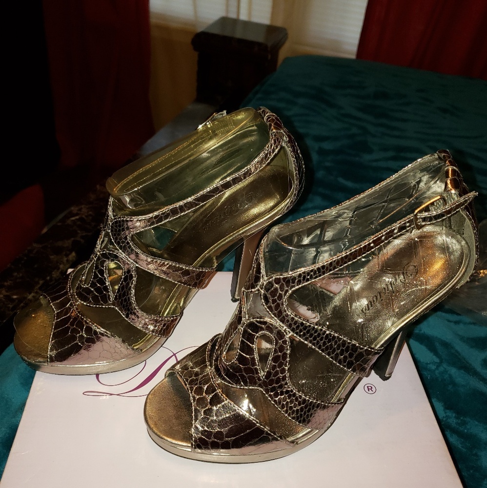Delicious Shoes - Picture 4 of 5